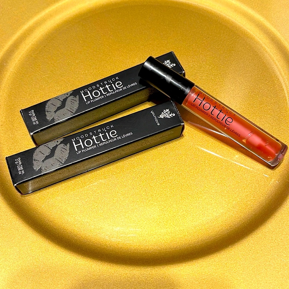 Younique moonstruck hottie lip plumper